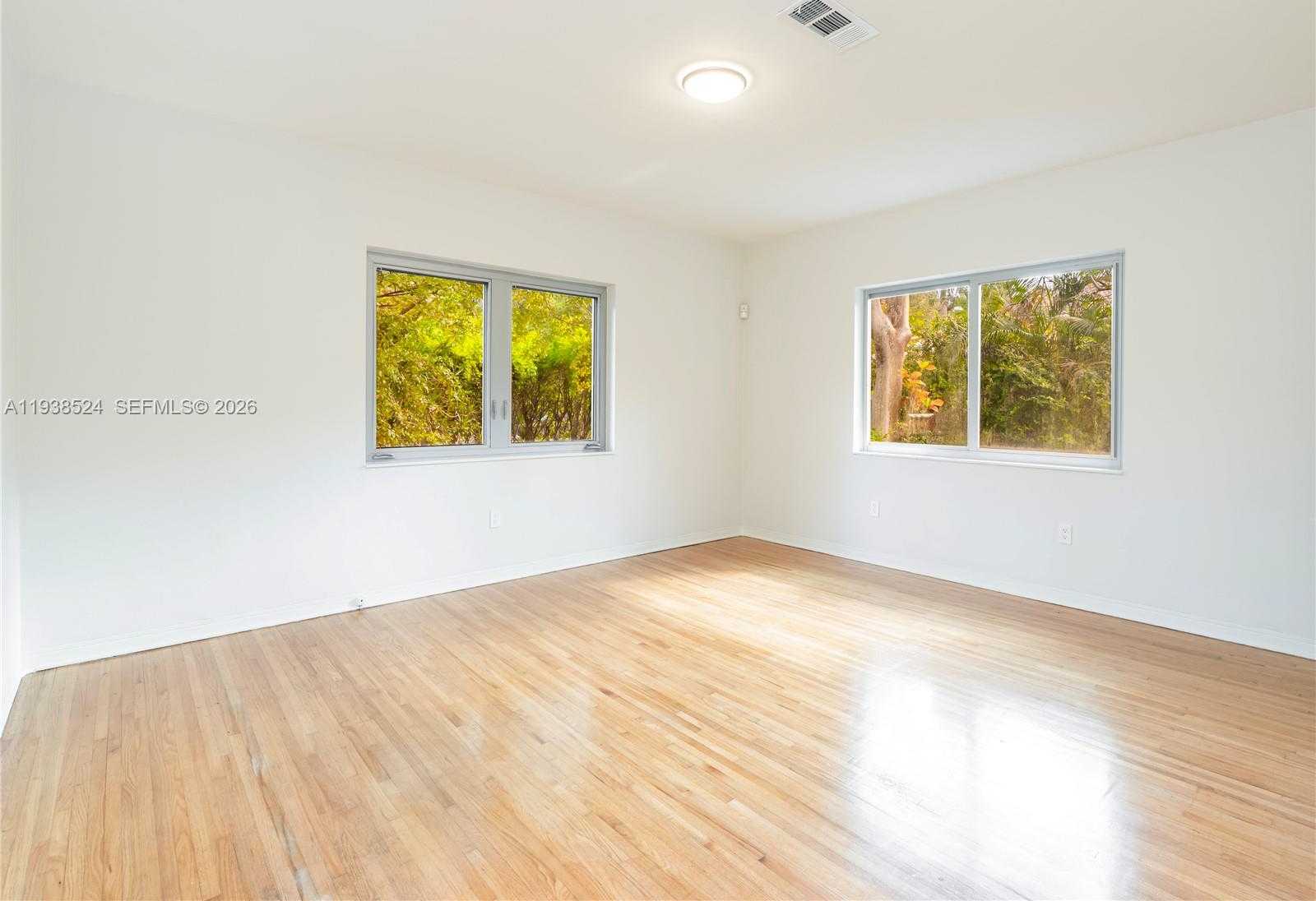 Imagen de Pequeño Objeto