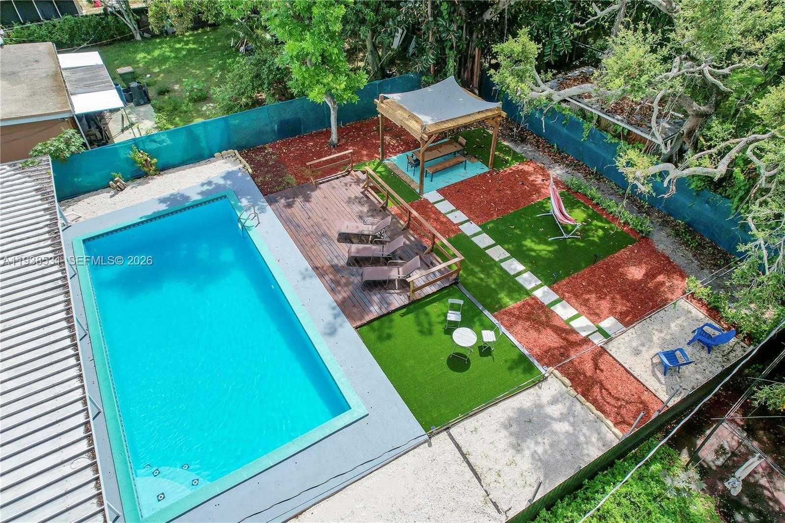 Small Image of 1370 NORTH EAST 133RD ST, North Miami Number 3