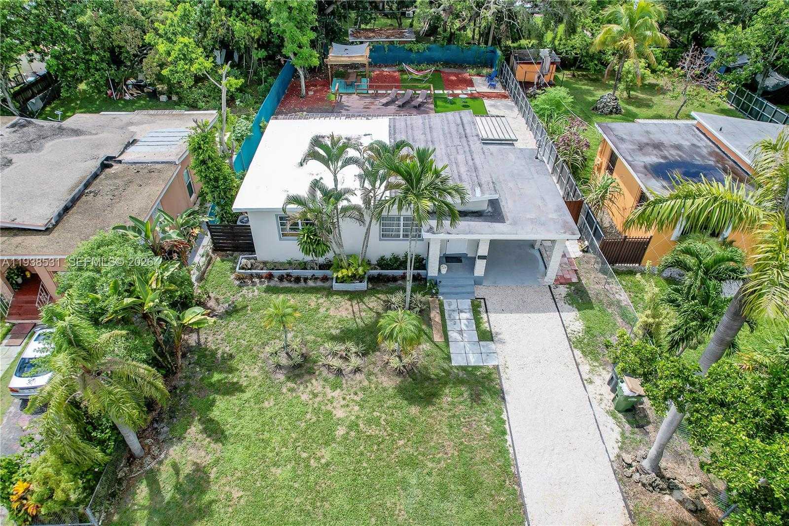 Small Image of 1370 NORTH EAST 133RD ST, North Miami Number 4