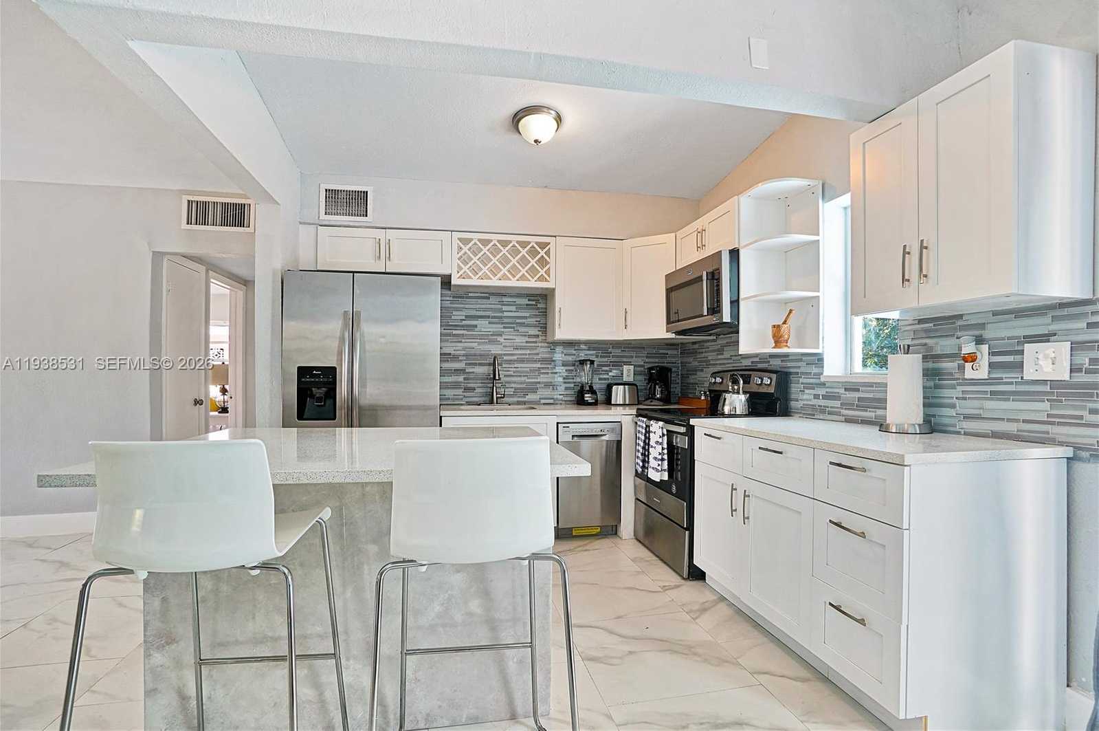 Small Image of 1370 NORTH EAST 133RD ST, North Miami Number 8