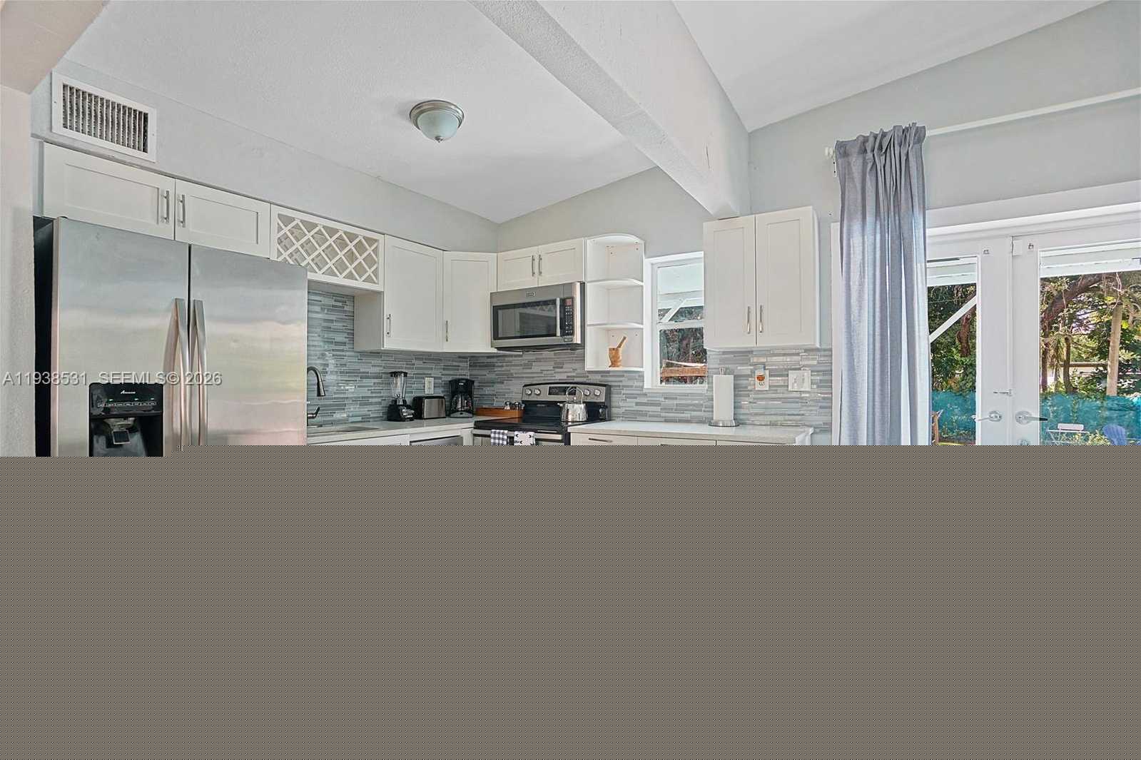 Small Image of 1370 NORTH EAST 133RD ST, North Miami Number 9