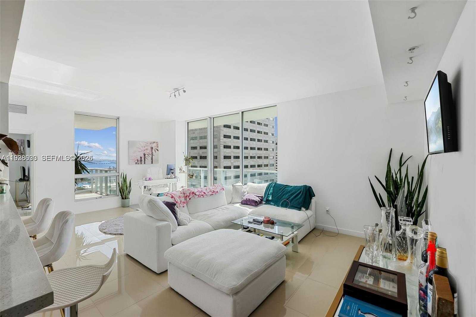Small Image of 300 SOUTH BISCAYNE BLVD #T-2616, Miami Number 7