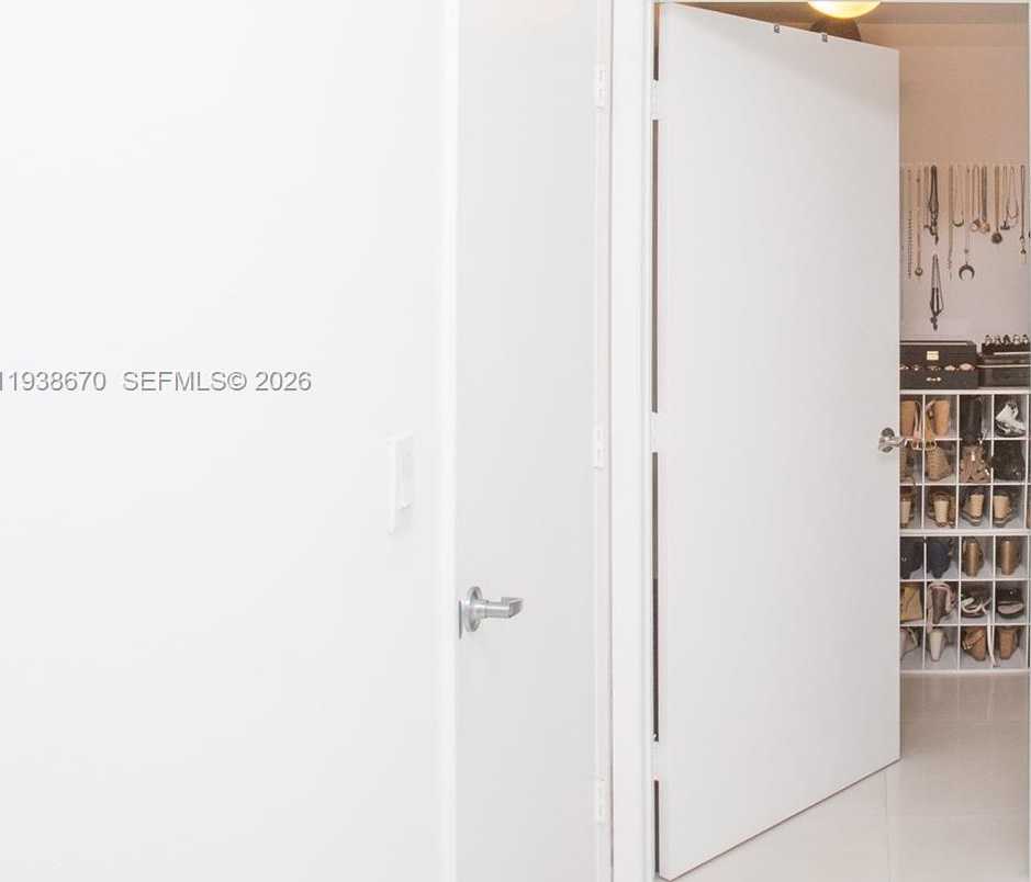 Small Image of 90 SOUTH WEST 3RD ST #2402, Miami Number 27