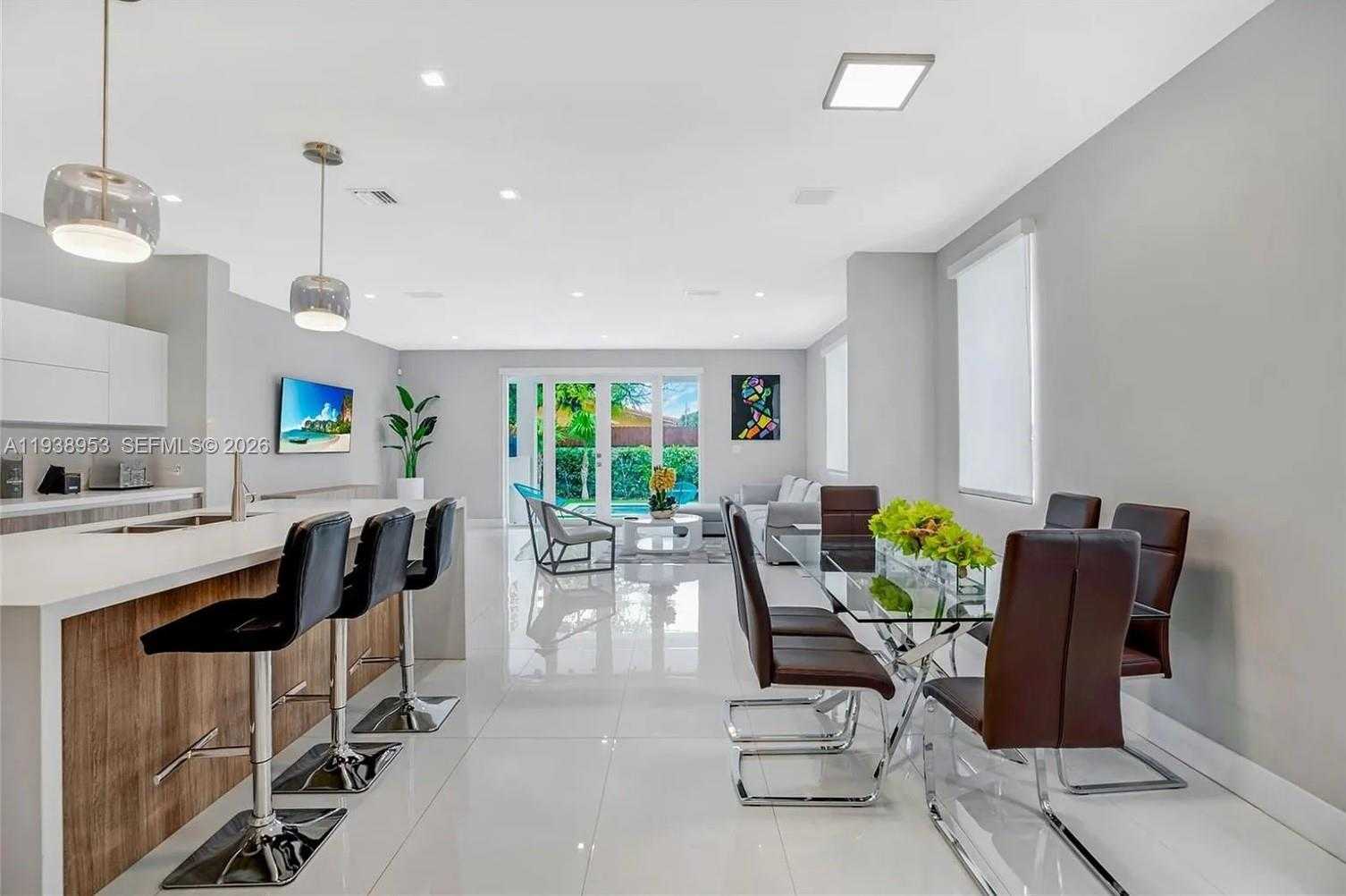 Small Image of 3655 SOUTH WEST 26TH ST, Miami Number 5