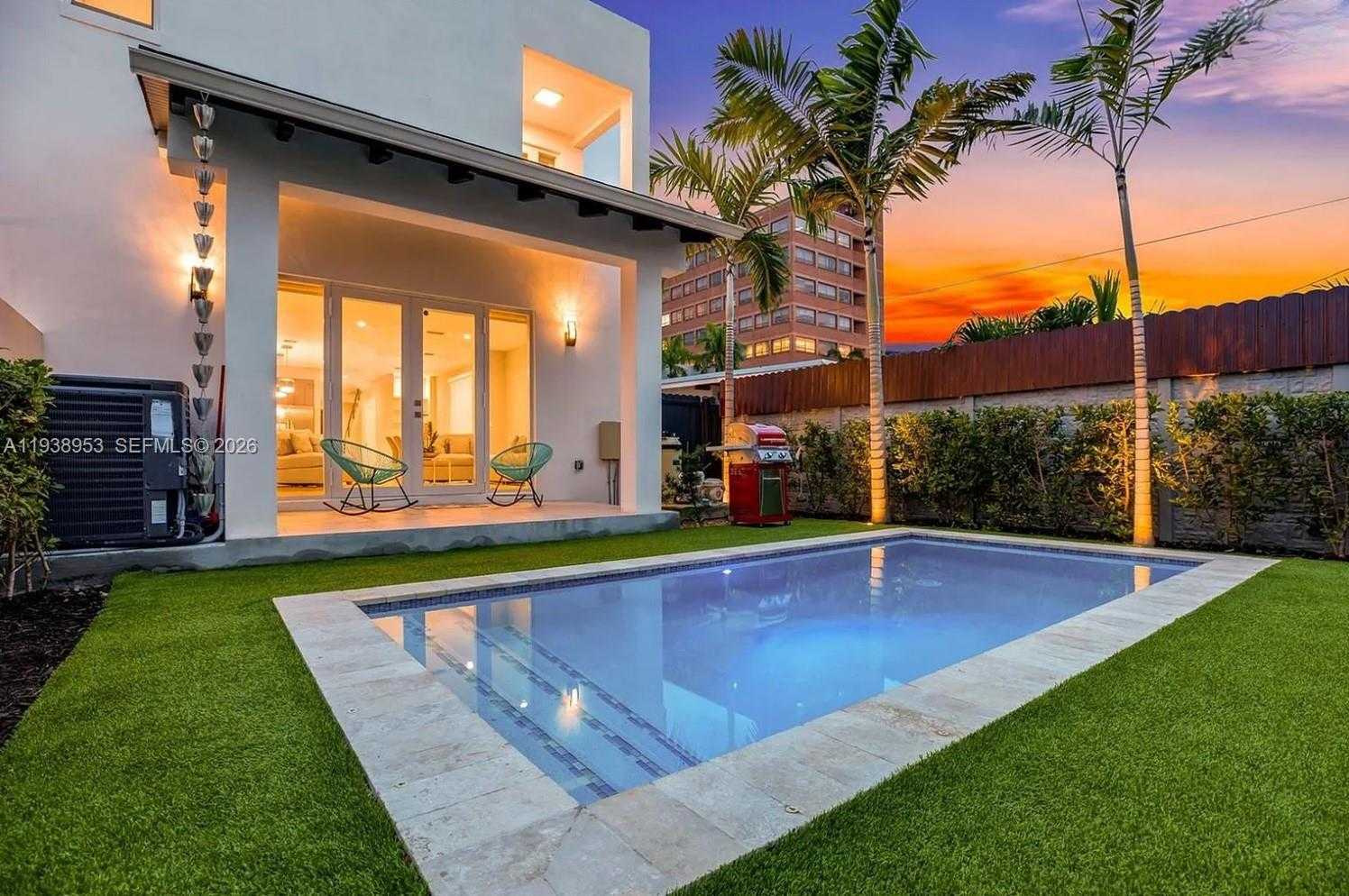 Small Image of 3655 SOUTH WEST 26TH ST, Miami Number 7