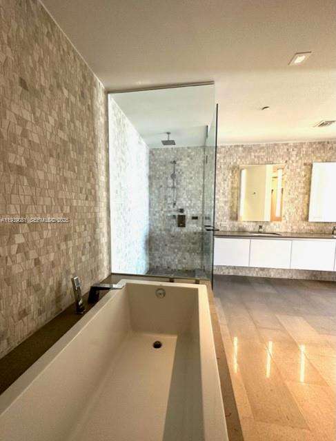 Small Image of 68 SOUTH EAST 6TH ST #2507, Miami Number 16