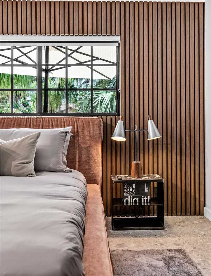 Small Image of 2500 BAYVIEW DR, Fort Lauderdale Number 17