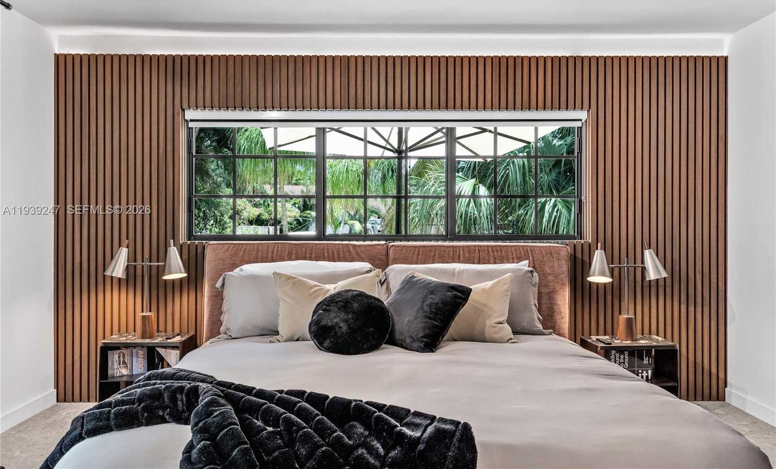 Small Image of 2500 BAYVIEW DR, Fort Lauderdale Number 19