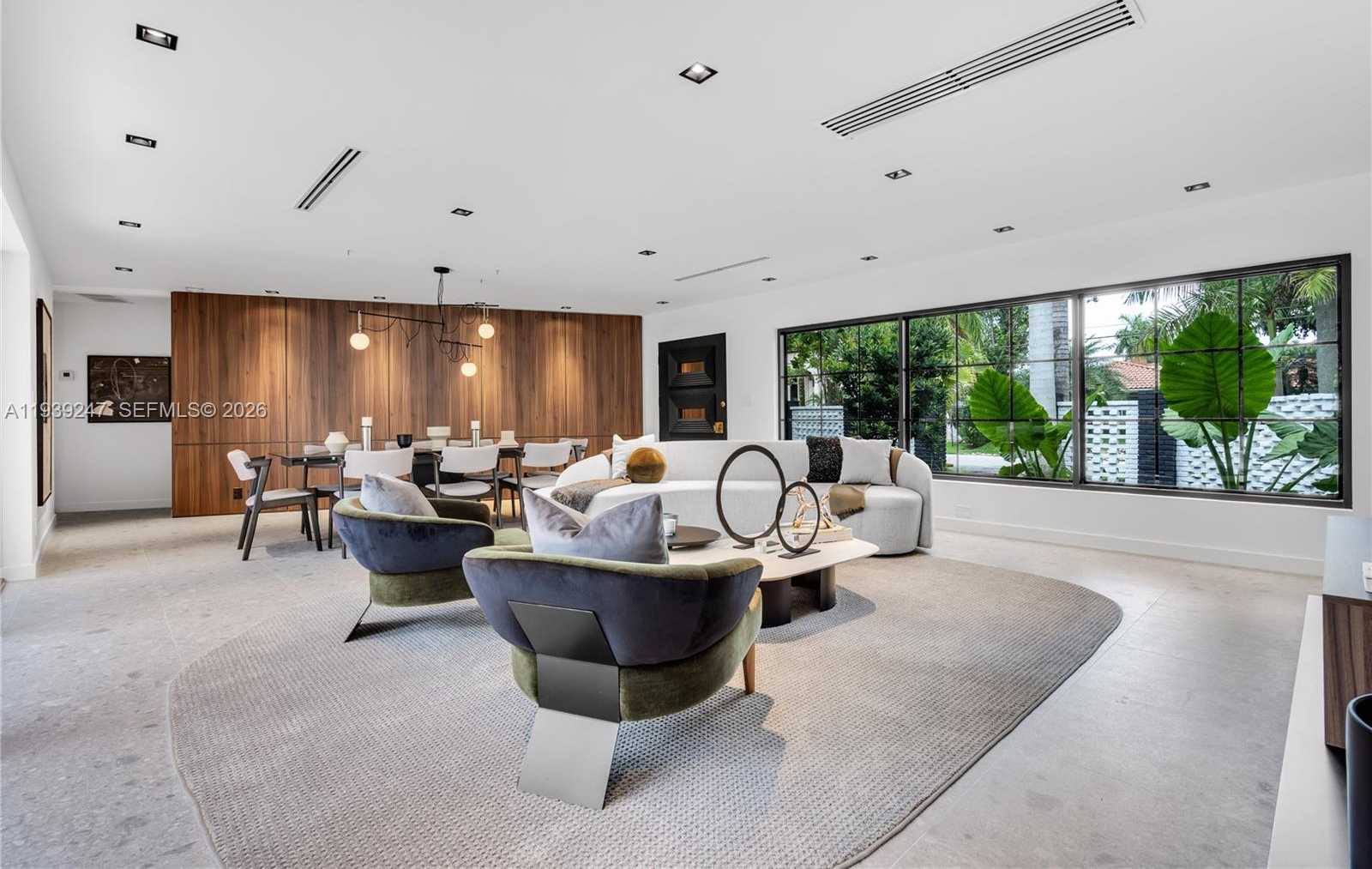 Small Image of 2500 BAYVIEW DR, Fort Lauderdale Number 2