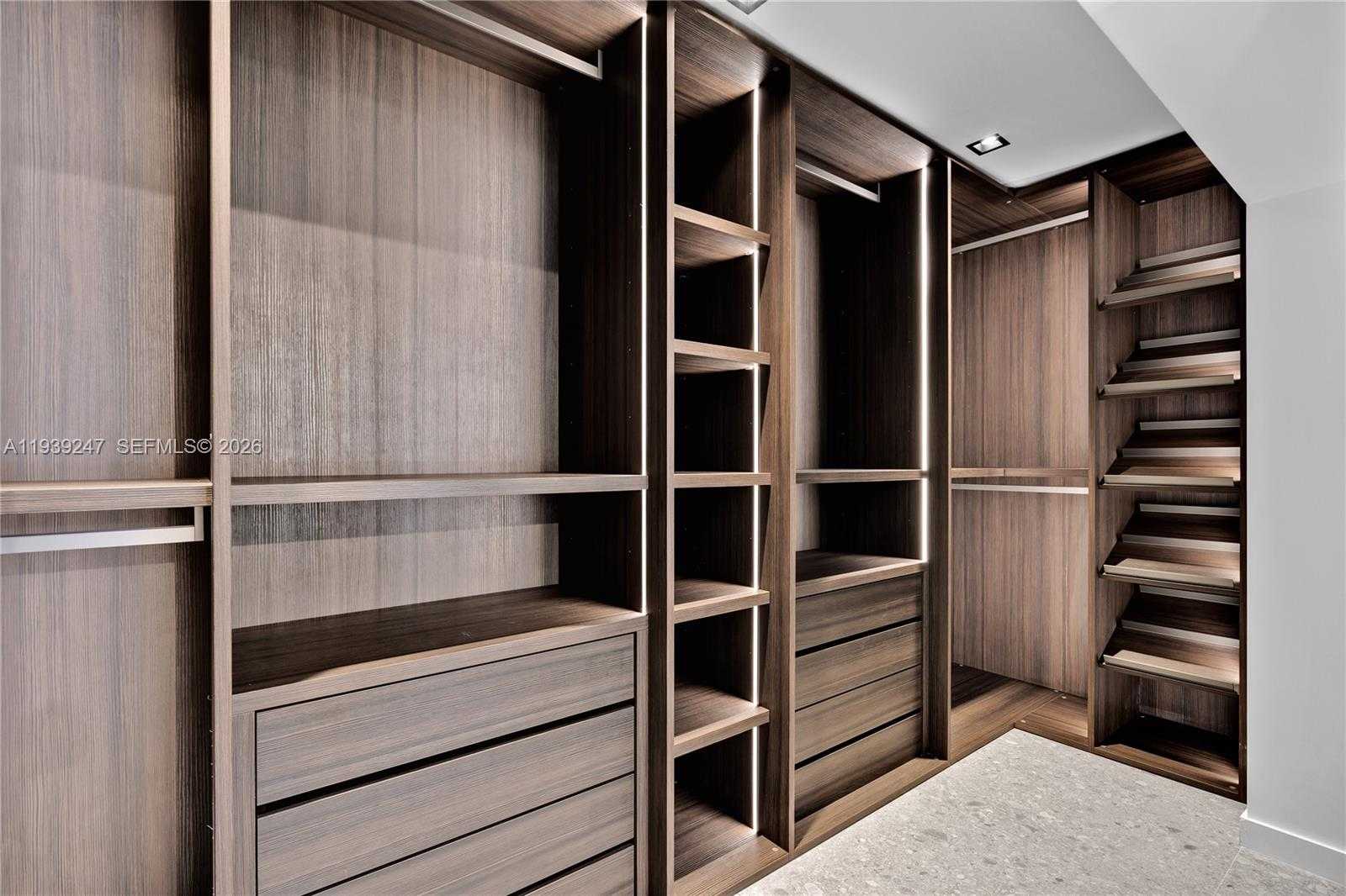 Small Image of 2500 BAYVIEW DR, Fort Lauderdale Number 23