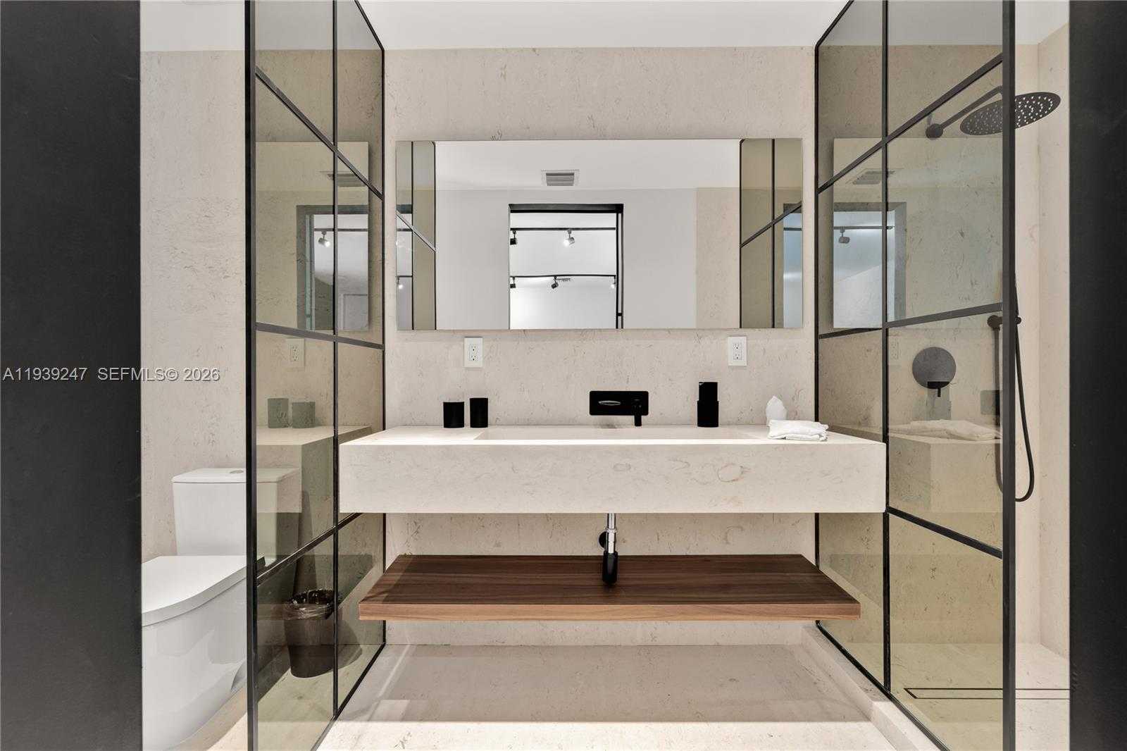 Small Image of 2500 BAYVIEW DR, Fort Lauderdale Number 26