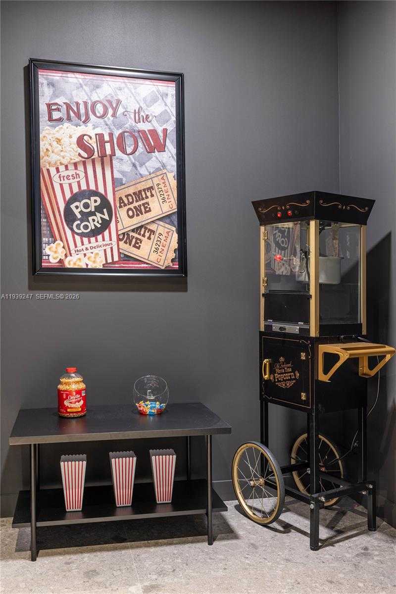 Small Image of 2500 BAYVIEW DR, Fort Lauderdale Number 33