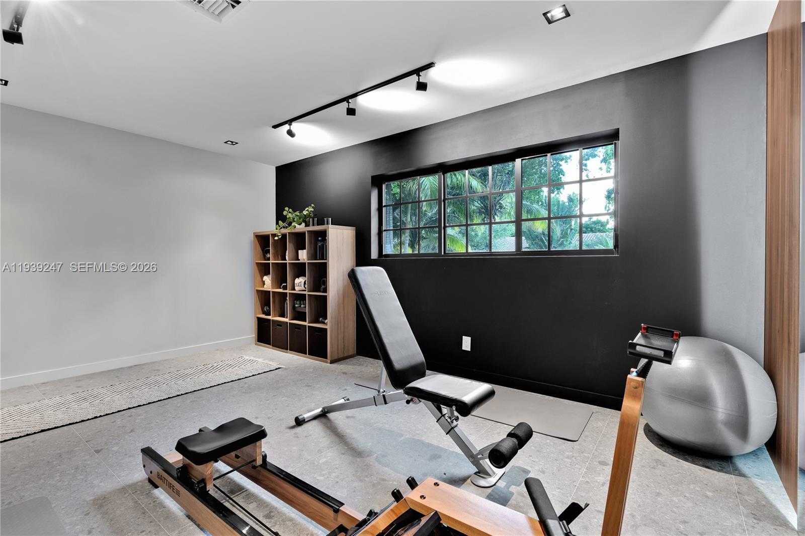 Small Image of 2500 BAYVIEW DR, Fort Lauderdale Number 35