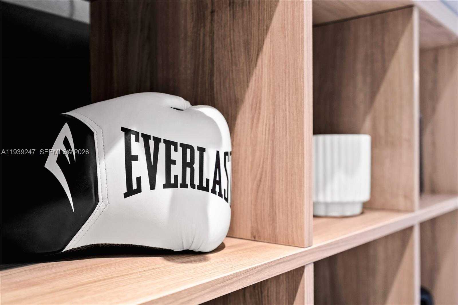 Small Image of 2500 BAYVIEW DR, Fort Lauderdale Number 36