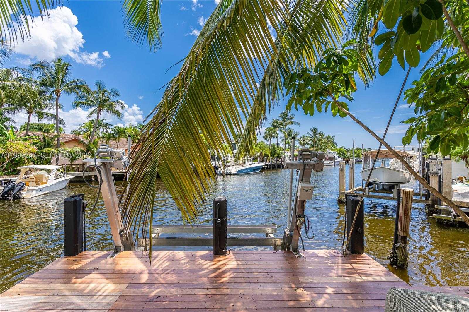 Small Image of 2500 BAYVIEW DR, Fort Lauderdale Number 45