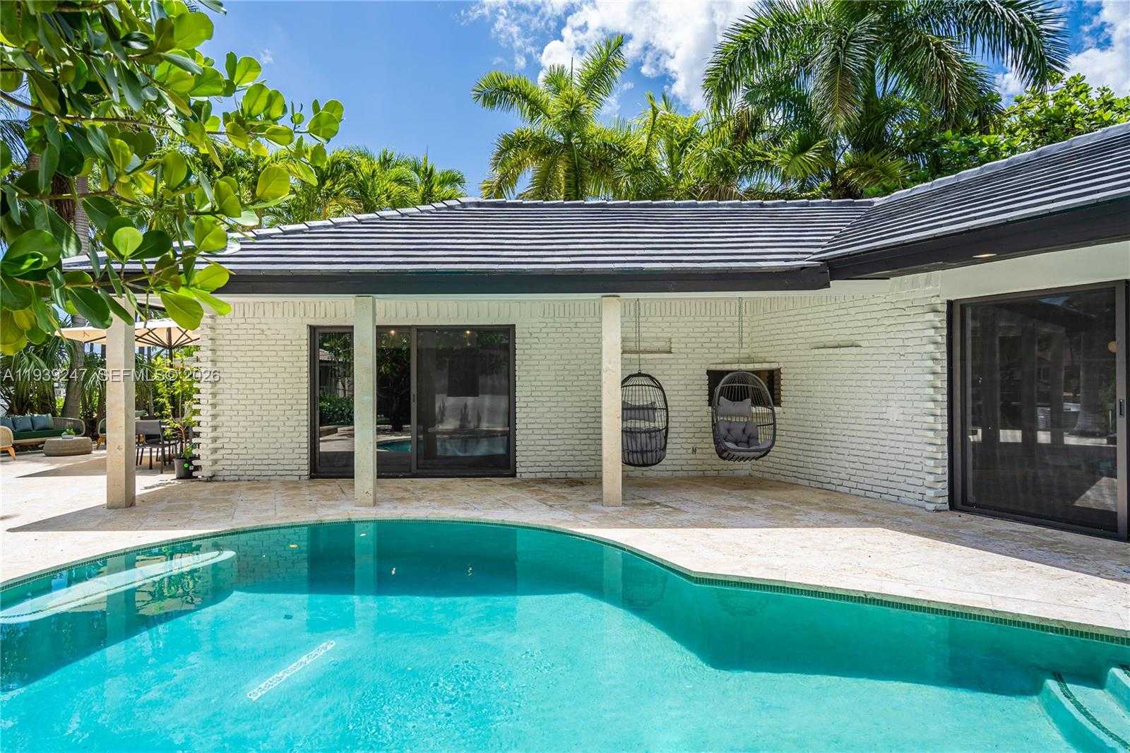 Small Image of 2500 BAYVIEW DR, Fort Lauderdale Number 46