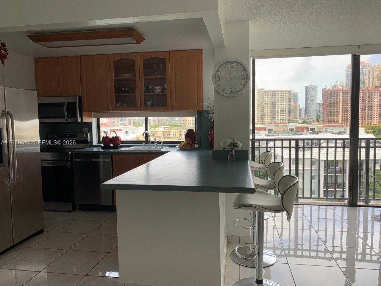Small Image of 17021 NORTH BAY RD #907, Sunny Isles Beach Number 2