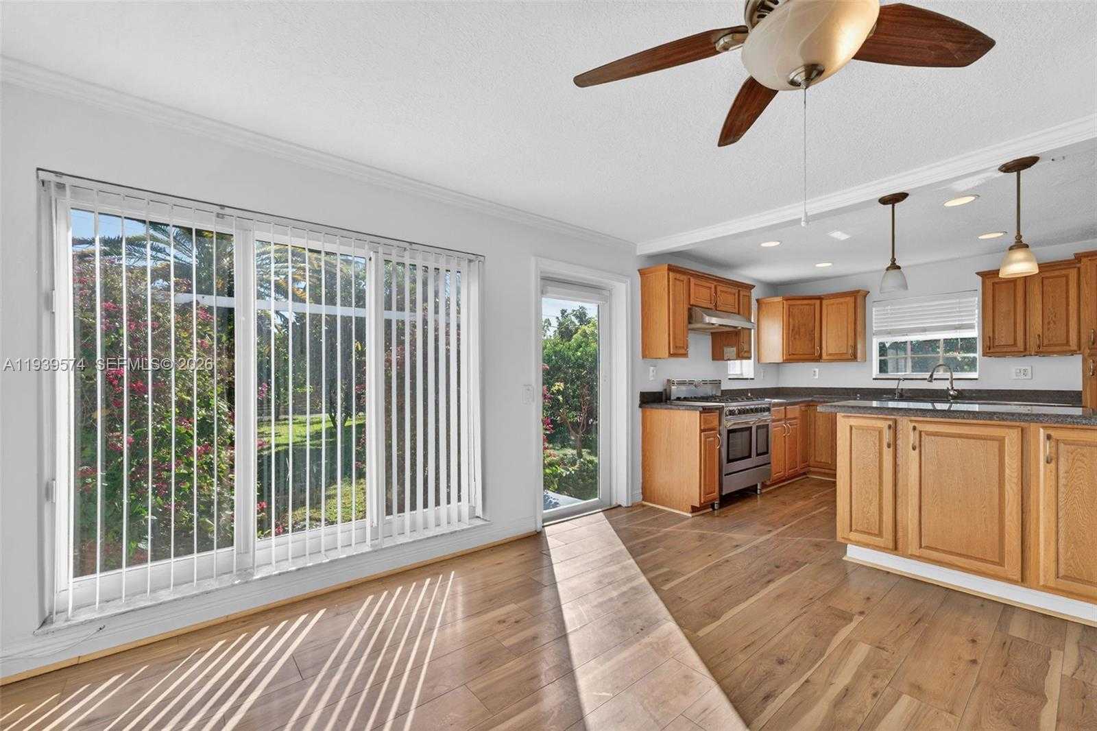 Small Image of 1538 FUNSTON ST, Hollywood Number 10