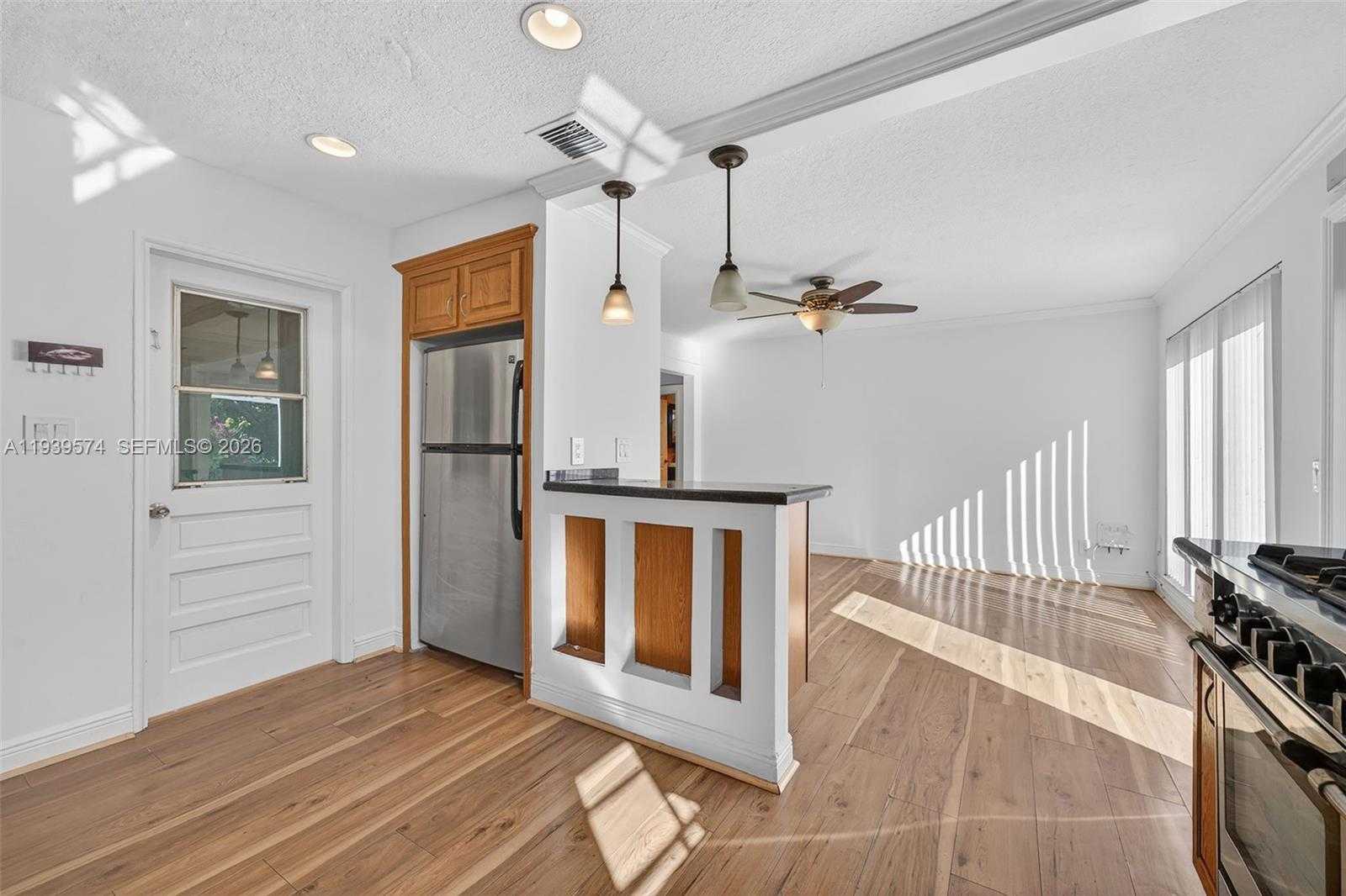 Small Image of 1538 FUNSTON ST, Hollywood Number 11