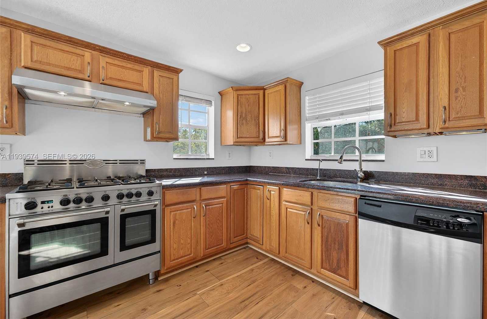 Small Image of 1538 FUNSTON ST, Hollywood Number 13