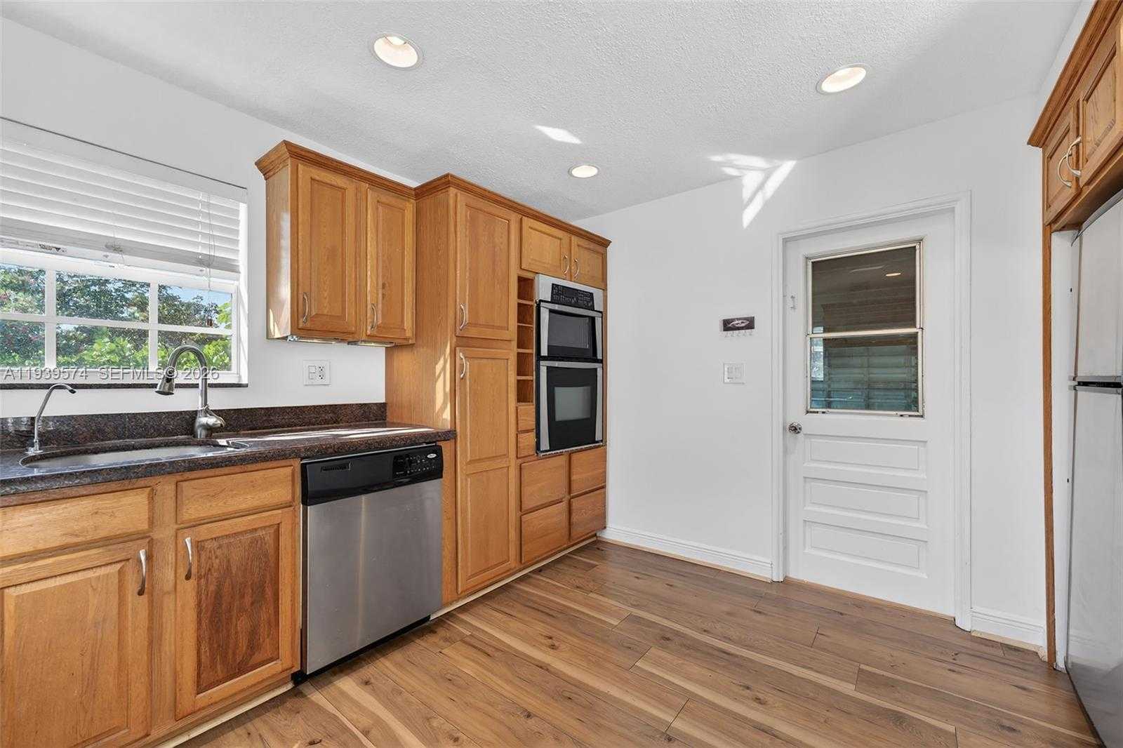 Small Image of 1538 FUNSTON ST, Hollywood Number 9