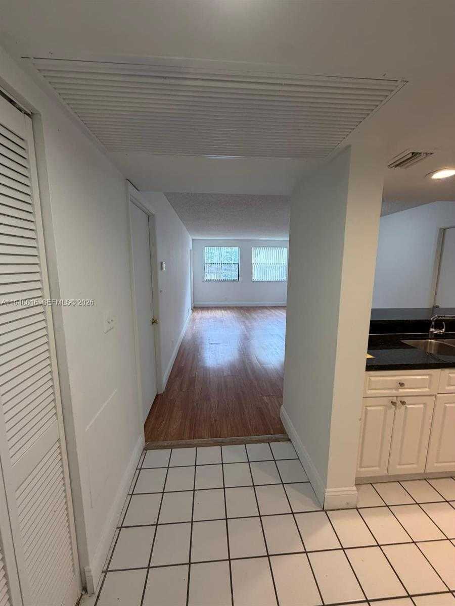 Small Image of 8160 GENEVA CT #108, Doral Number 3