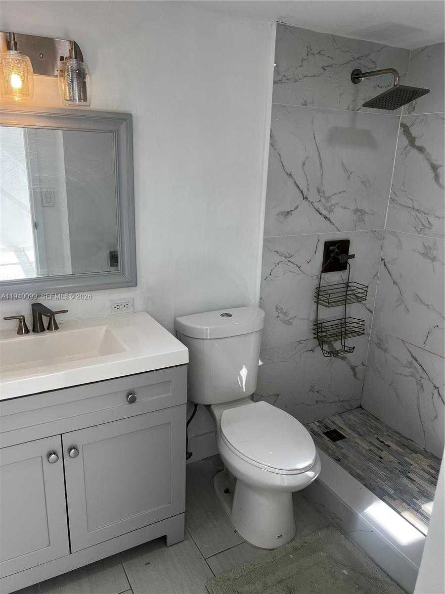 Small Image of 16909 NORTH BAY RD #421, Sunny Isles Beach Number 10