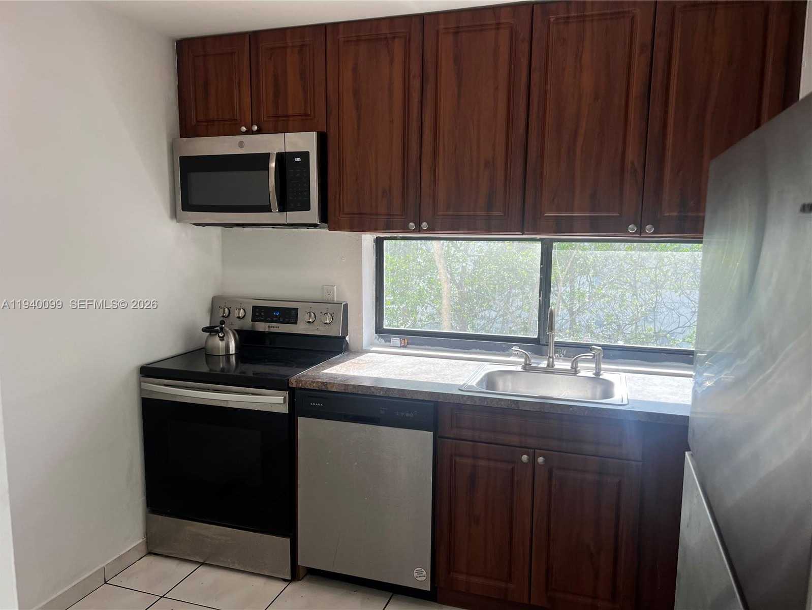 Small Image of 16909 NORTH BAY RD #421, Sunny Isles Beach Number 3