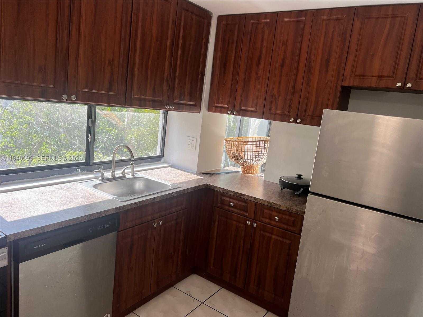 Small Image of 16909 NORTH BAY RD #421, Sunny Isles Beach Number 4