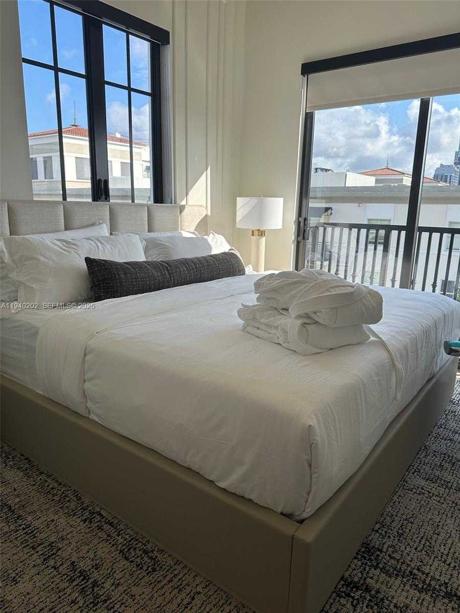 Small Image of Coral Gables Number 13