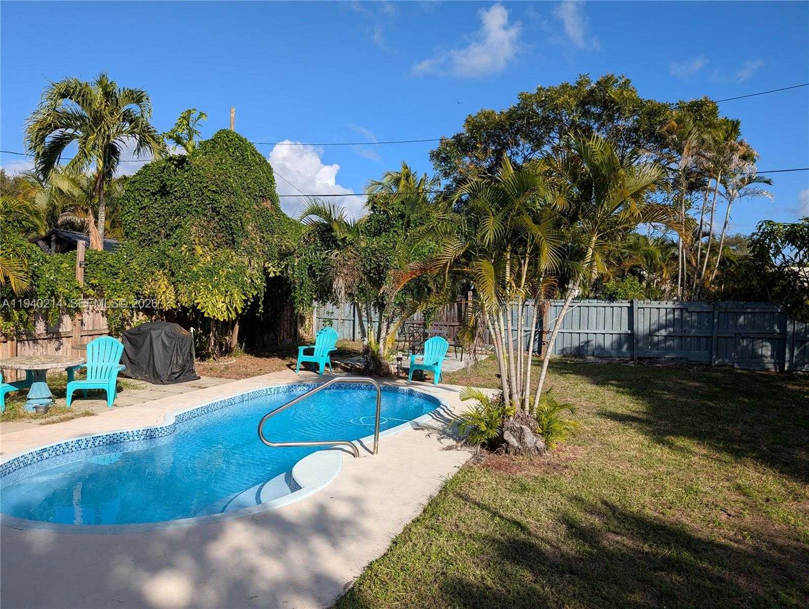 Small Image of 311 SOUTH WEST 2ND AVE #1, Dania Beach Number 2