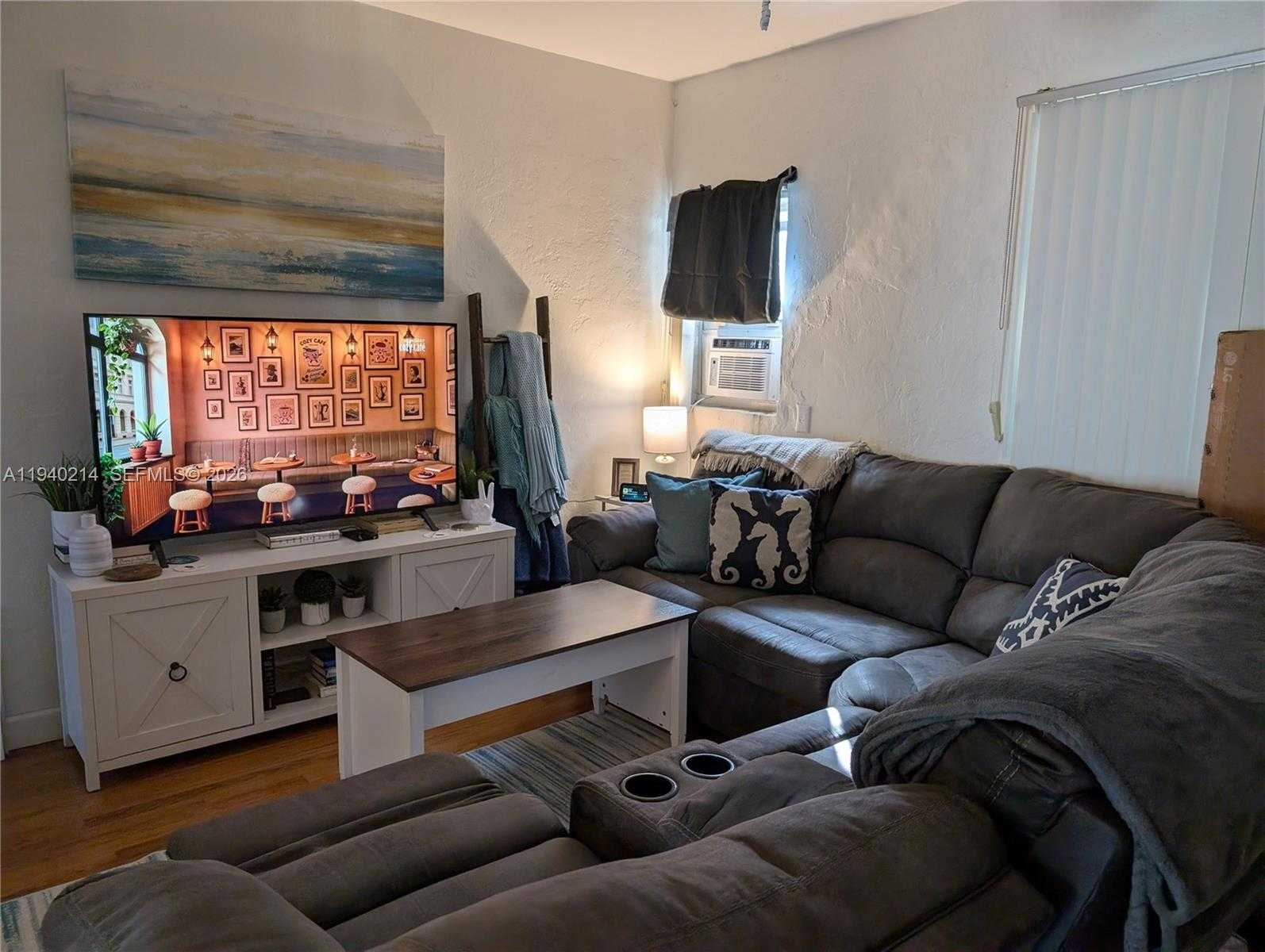 Small Image of 311 SOUTH WEST 2ND AVE #1, Dania Beach Number 6