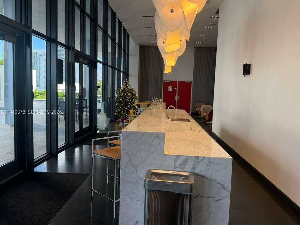 Small Image of Miami Number 28