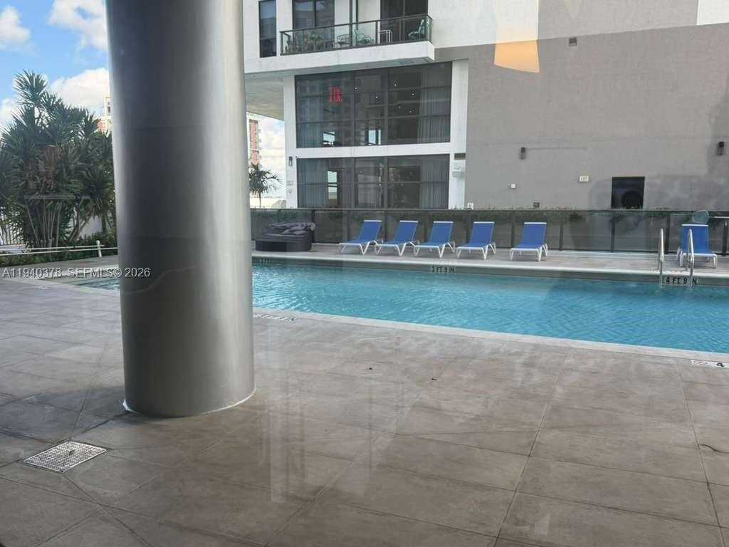 Small Image of Miami Number 29