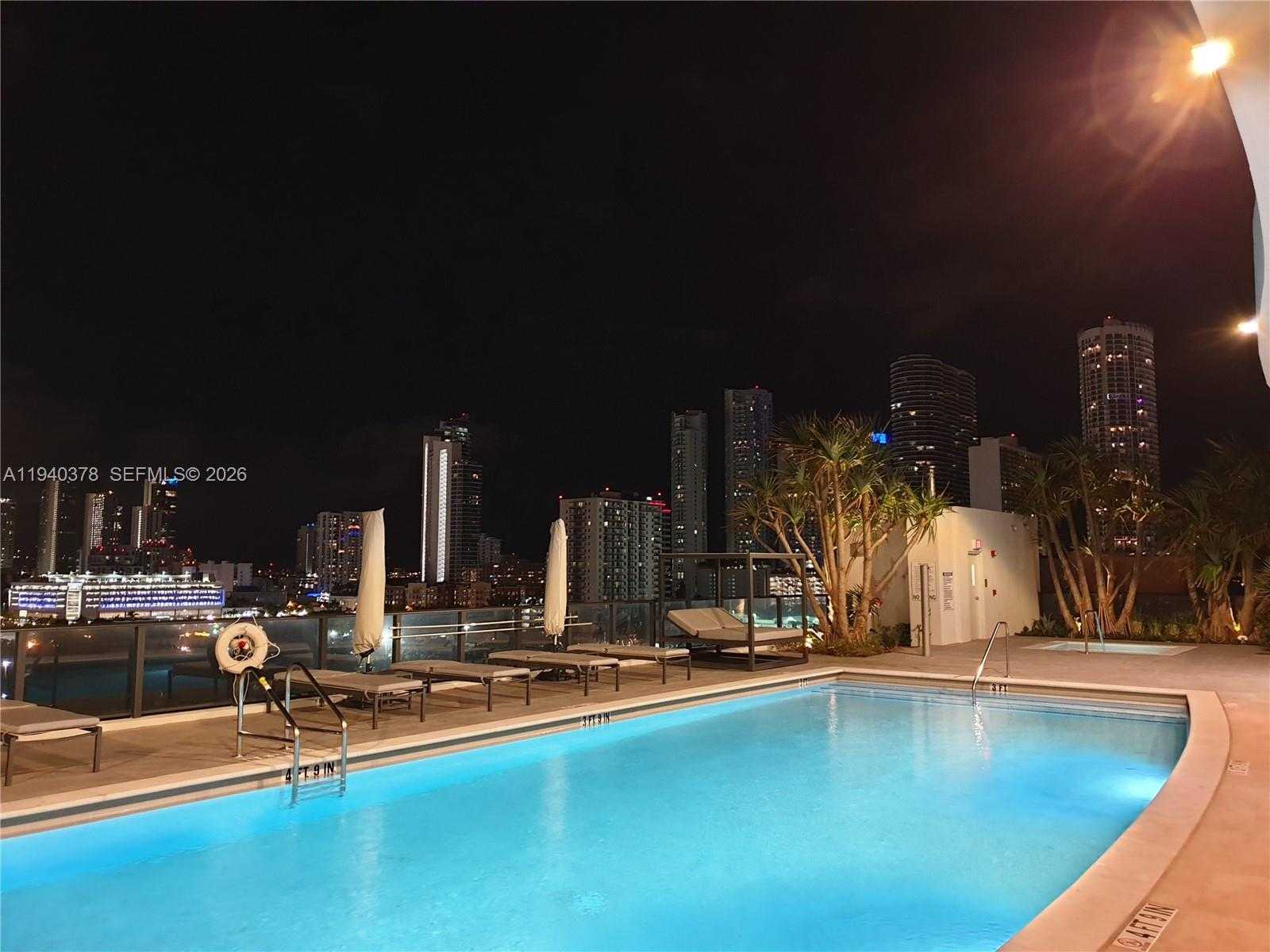 Small Image of Miami Number 44