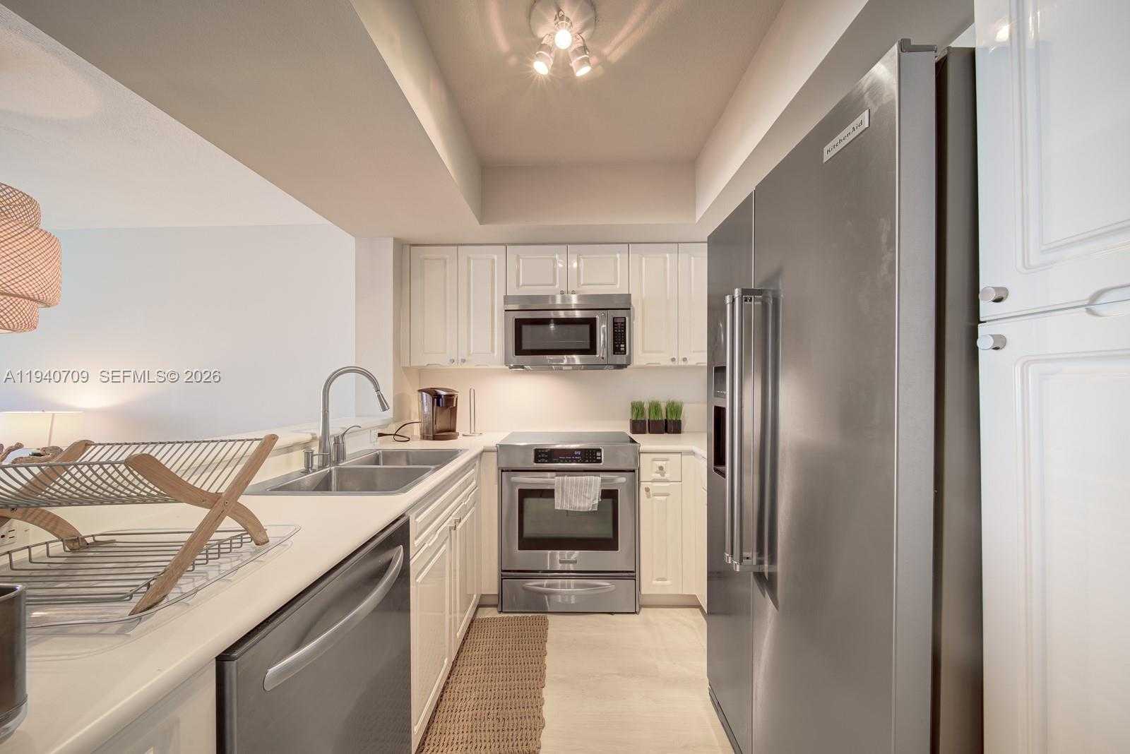 Small Image of 1900 SUNSET HARBOUR DR #1005, Miami Beach Number 5