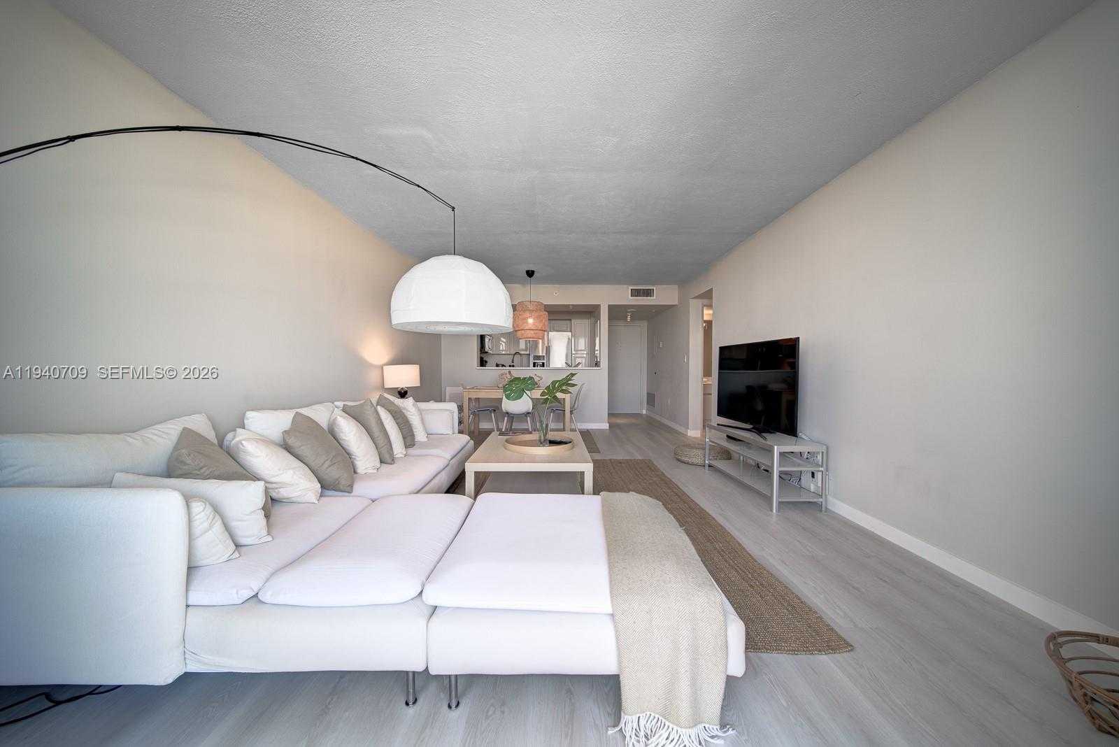 Small Image of 1900 SUNSET HARBOUR DR #1005, Miami Beach Number 9