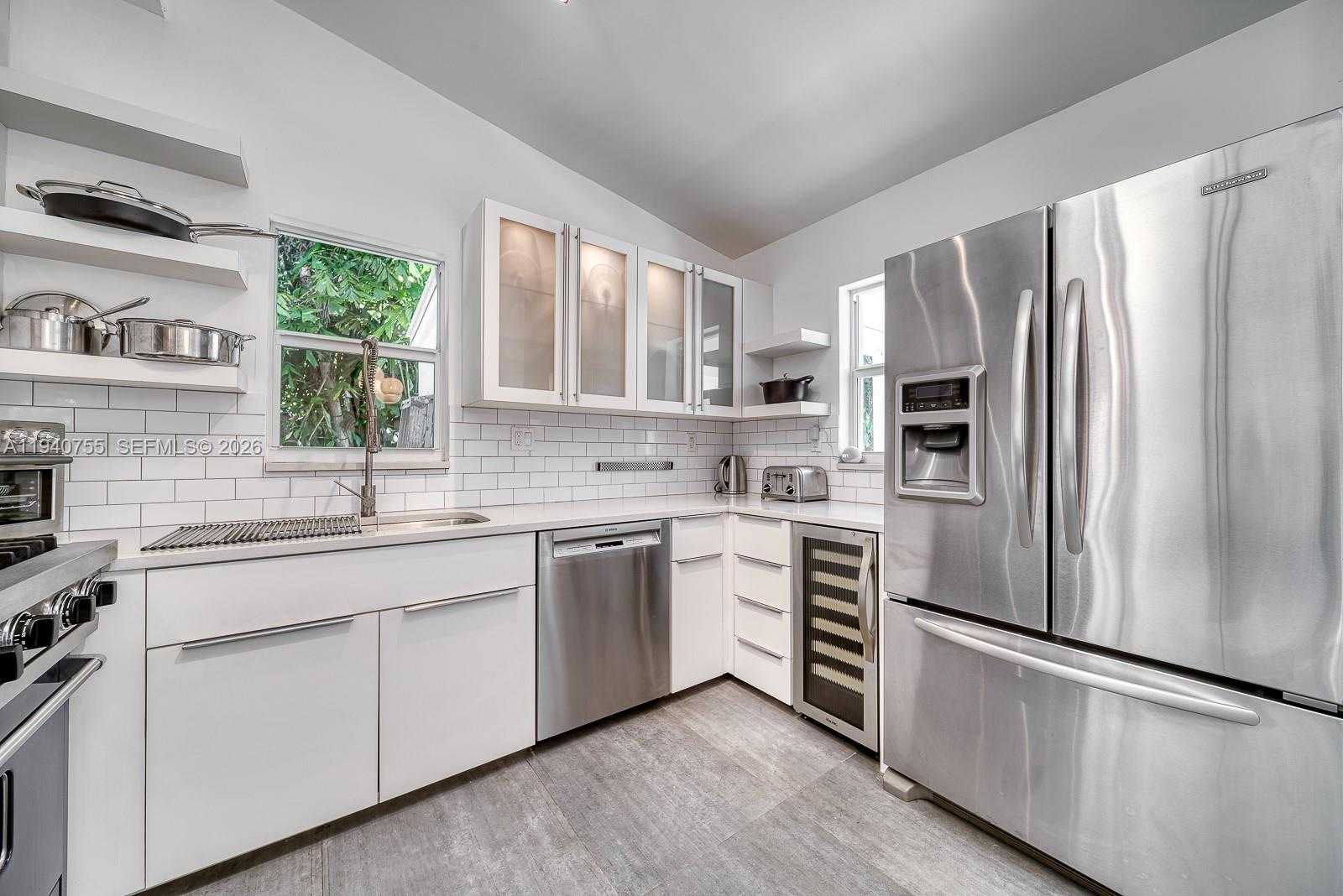 Small Image of 4000 KUMQUAT AVE, Miami Number 19