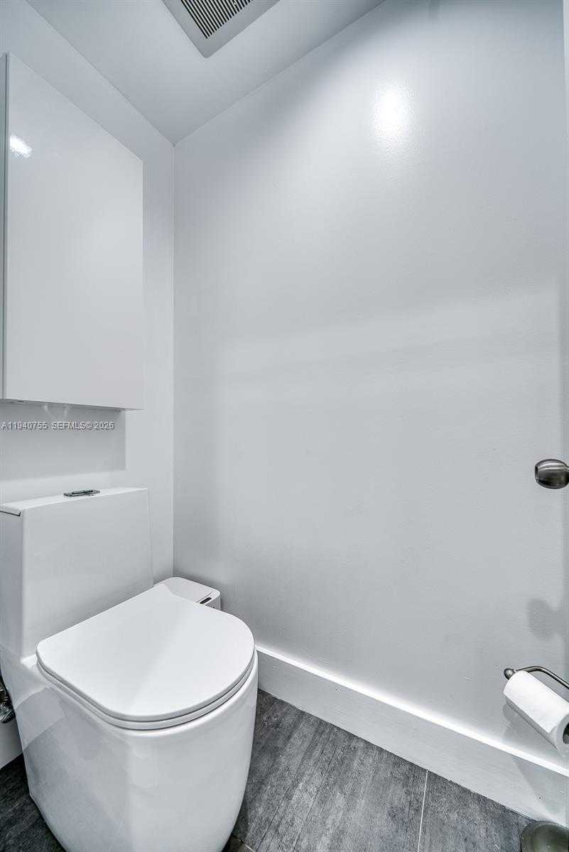 Small Image of 4000 KUMQUAT AVE, Miami Number 26