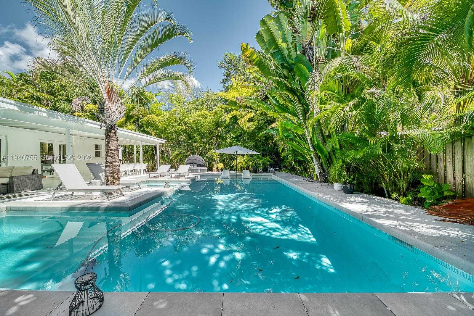 Small Image of 4000 KUMQUAT AVE, Miami Number 7