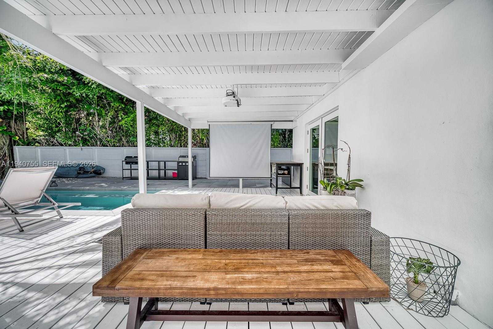 Small Image of 4000 KUMQUAT AVE, Miami Number 9