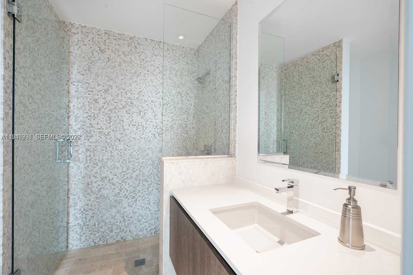 Small Image of 68 SOUTH EAST 6TH ST #3402, Miami Number 12