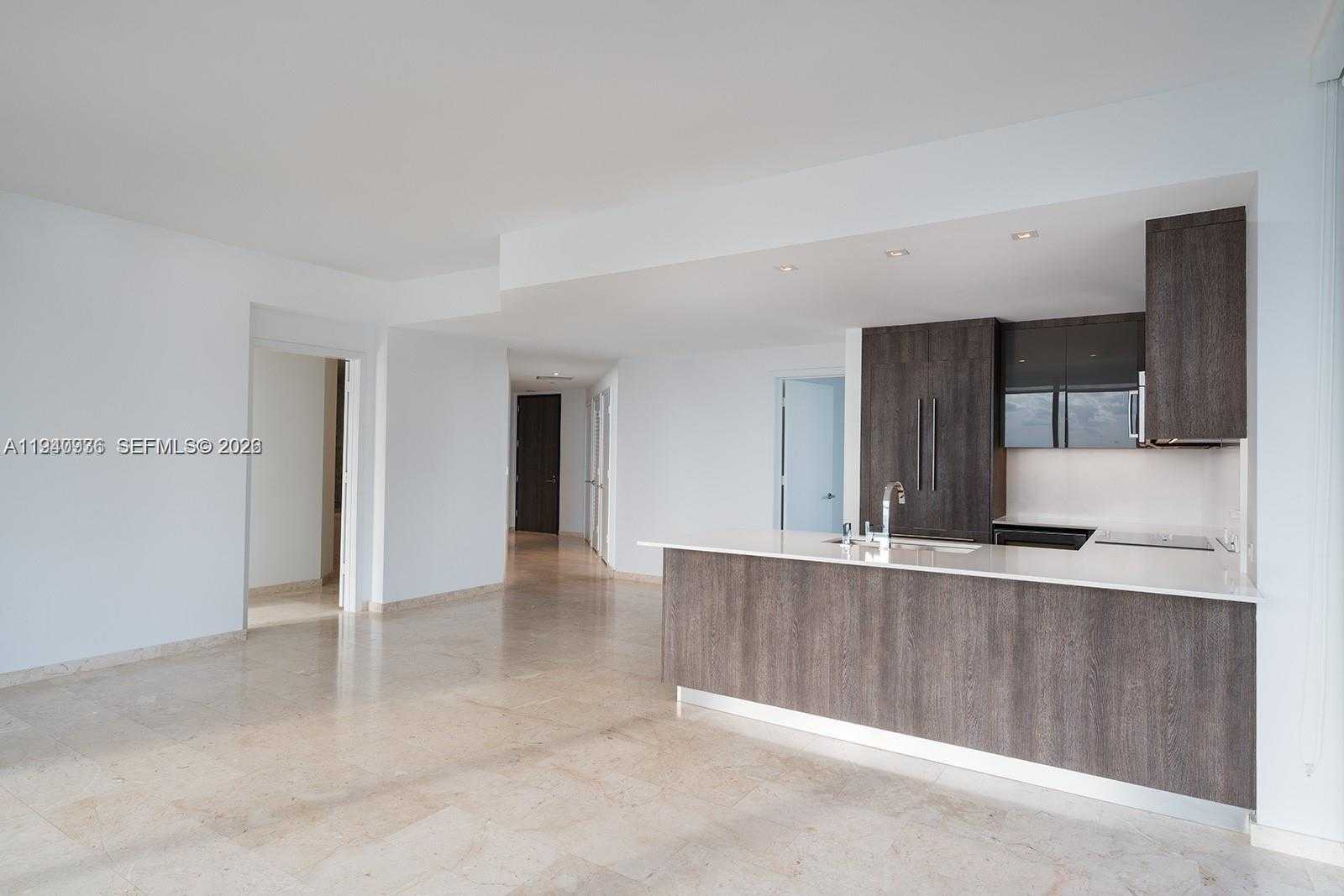 Small Image of 68 SOUTH EAST 6TH ST #3402, Miami Number 3