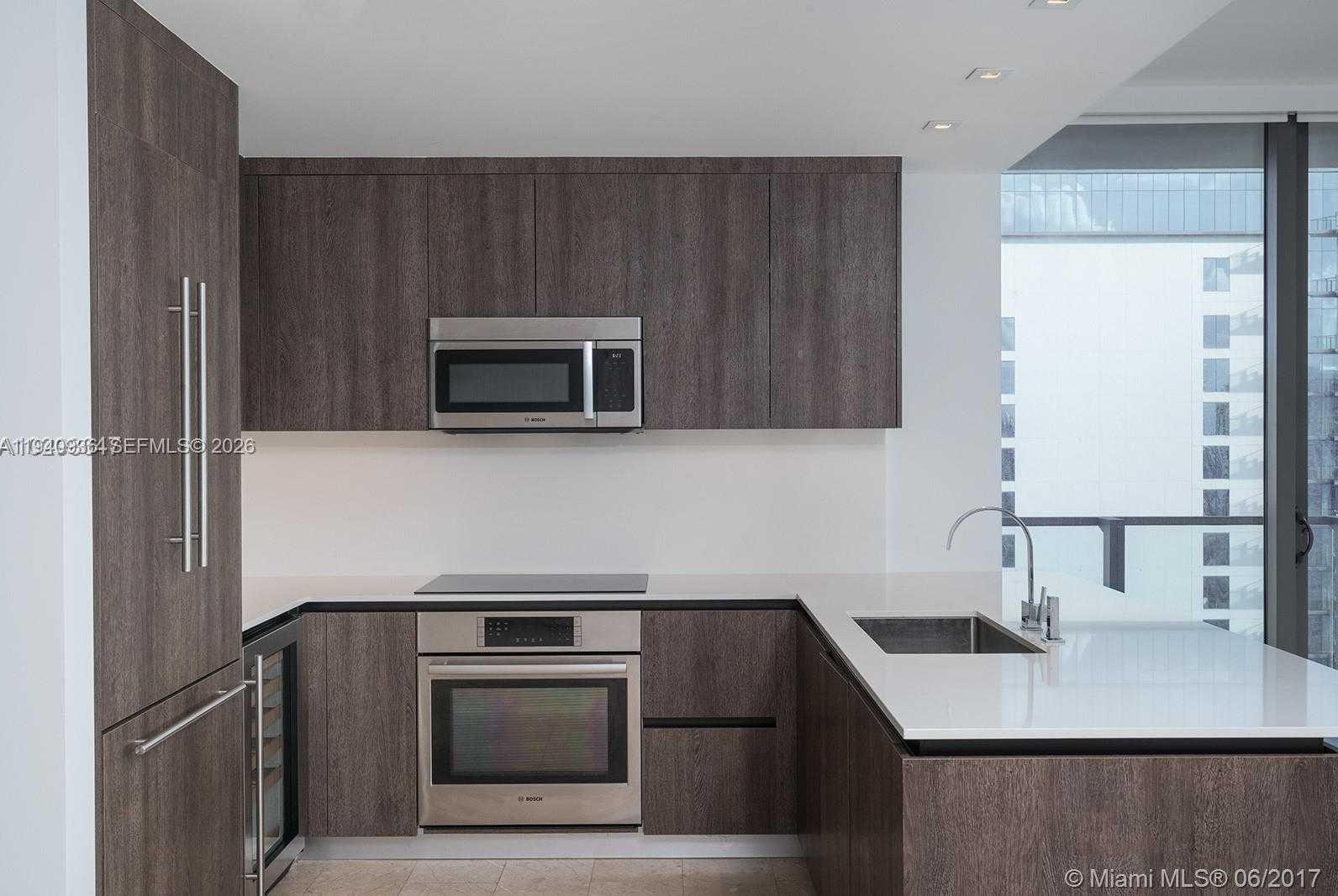 Small Image of 68 SOUTH EAST 6TH ST #3402, Miami Number 4