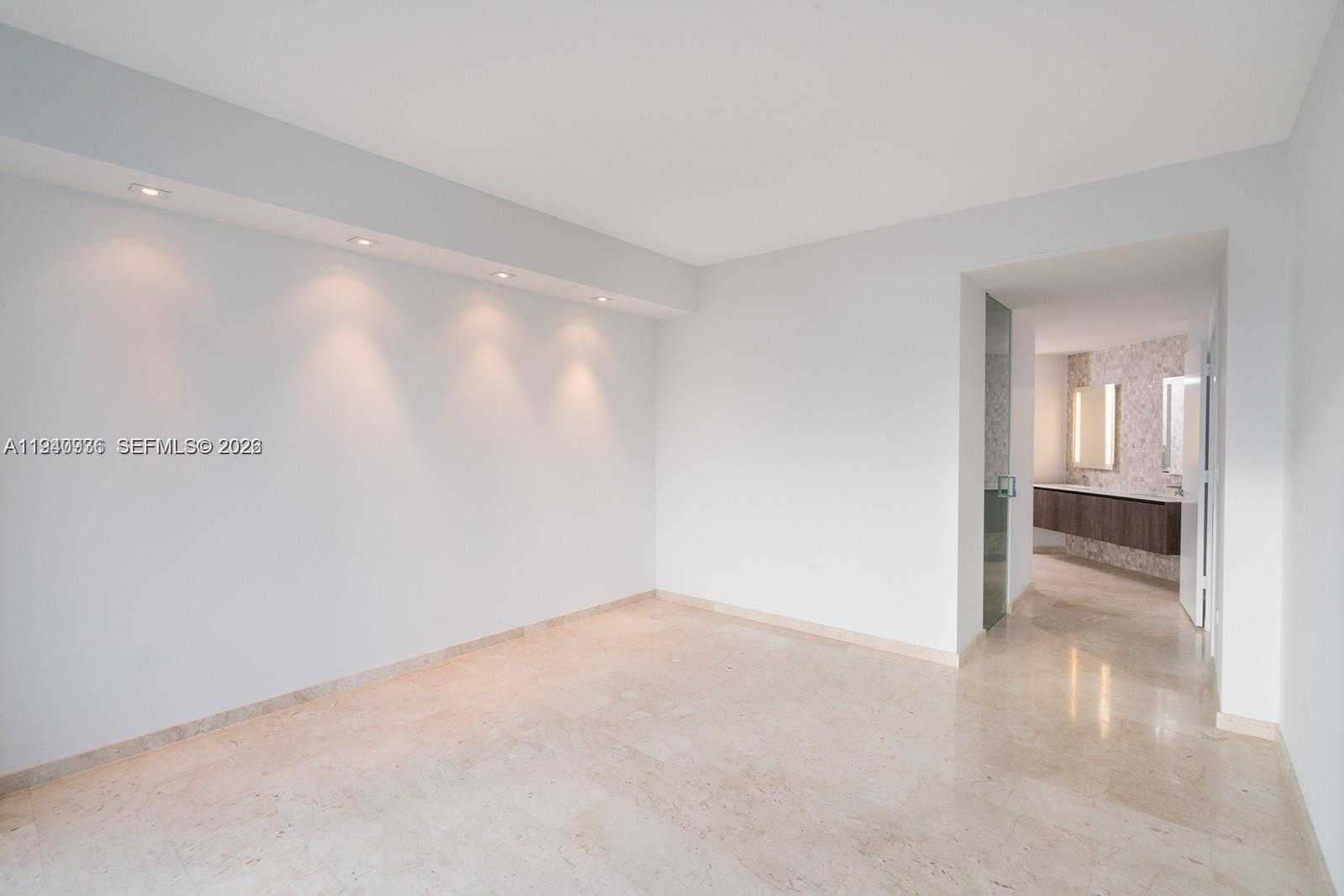 Small Image of 68 SOUTH EAST 6TH ST #3402, Miami Number 8