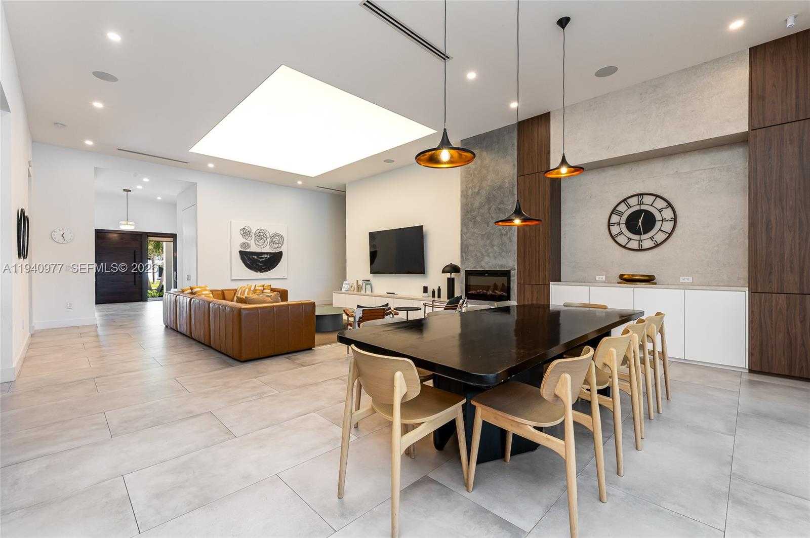 Small Image of 2560 NORTH EAST 199TH ST, Miami Number 14