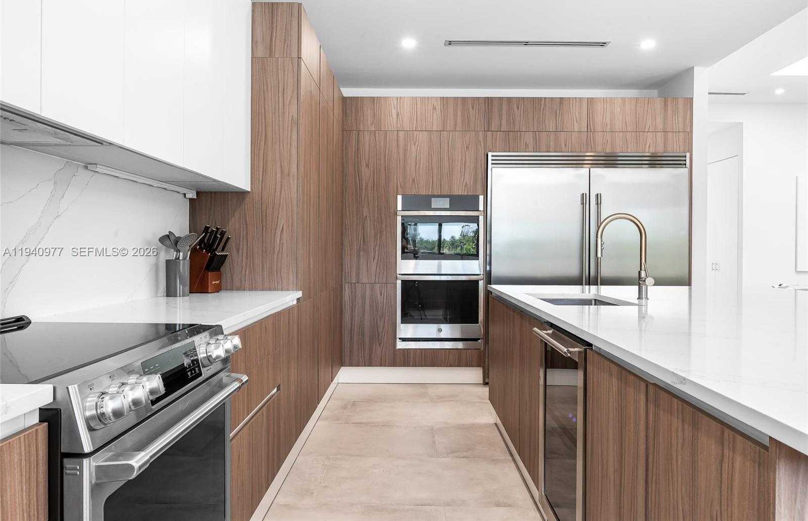 Small Image of 2560 NORTH EAST 199TH ST, Miami Number 17