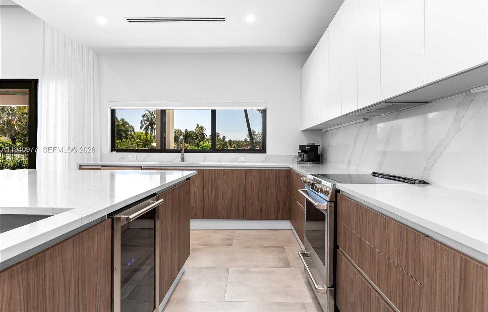 Small Image of 2560 NORTH EAST 199TH ST, Miami Number 18