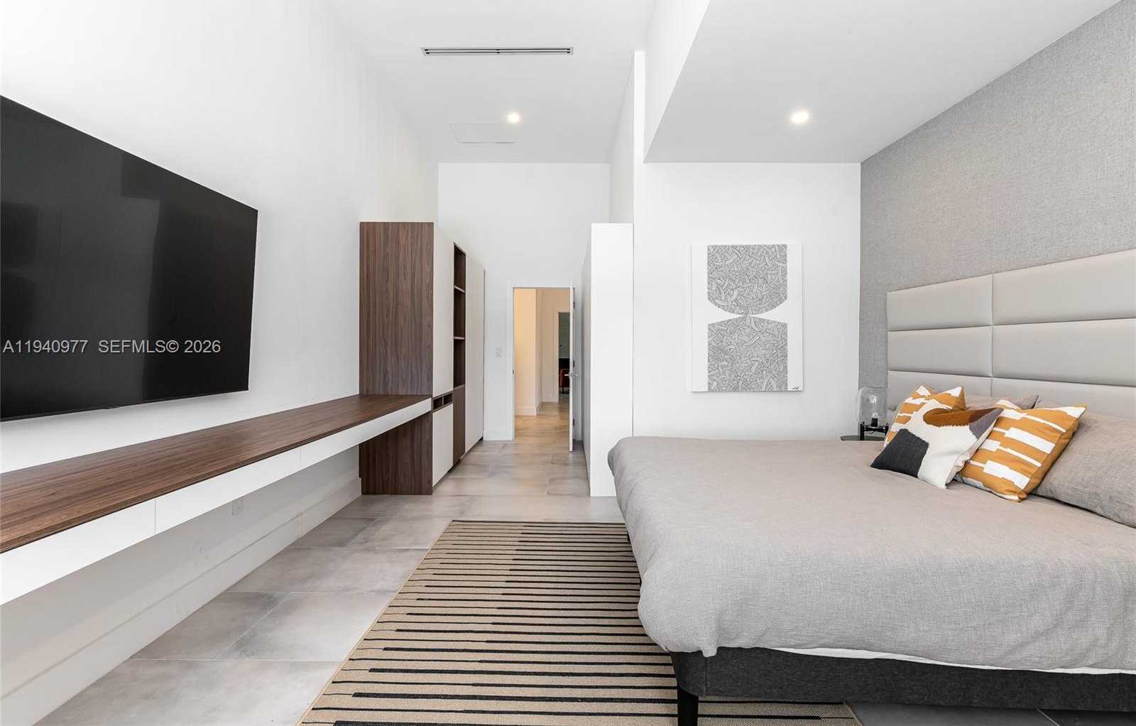 Small Image of 2560 NORTH EAST 199TH ST, Miami Number 21