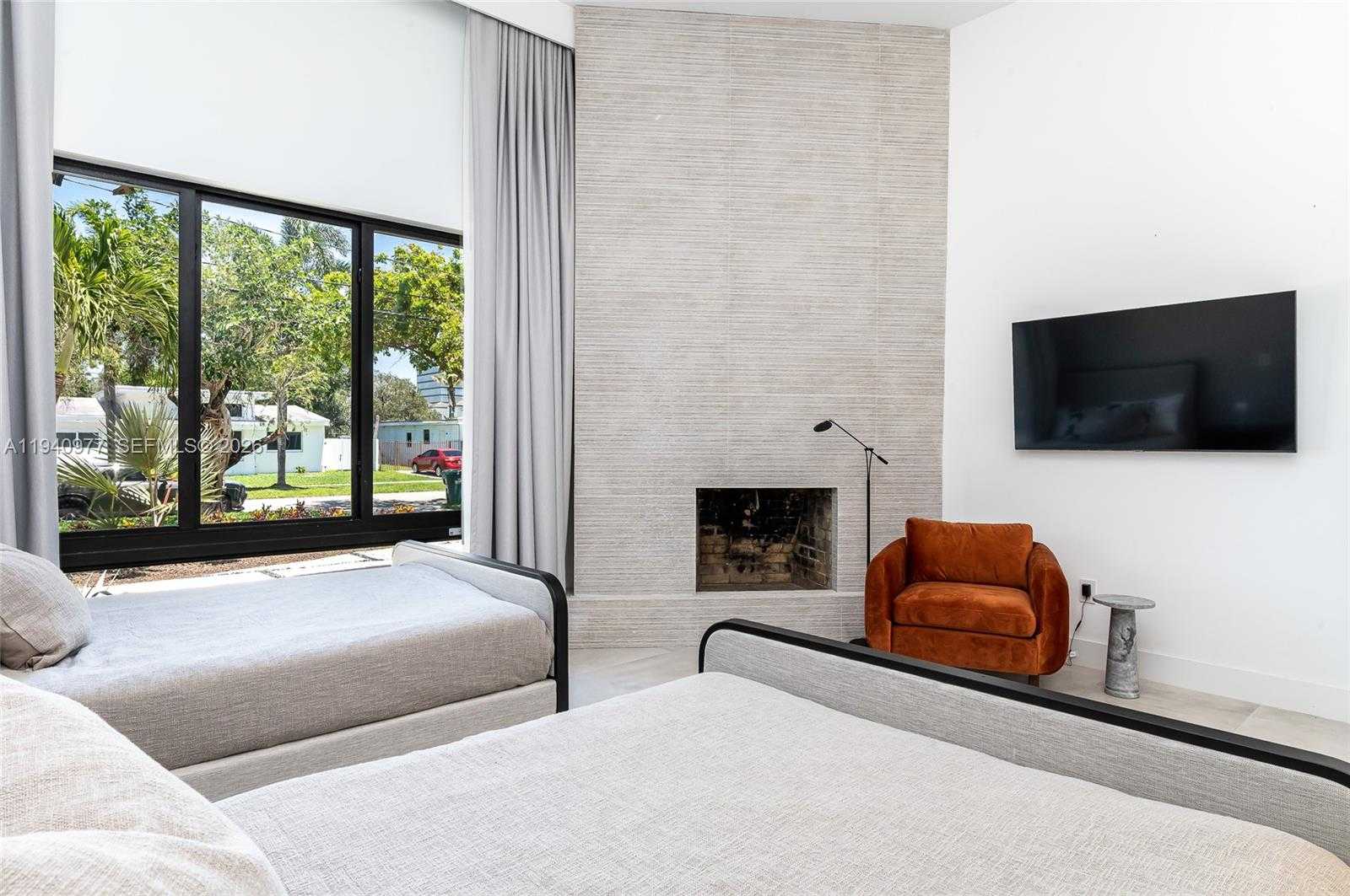 Small Image of 2560 NORTH EAST 199TH ST, Miami Number 25